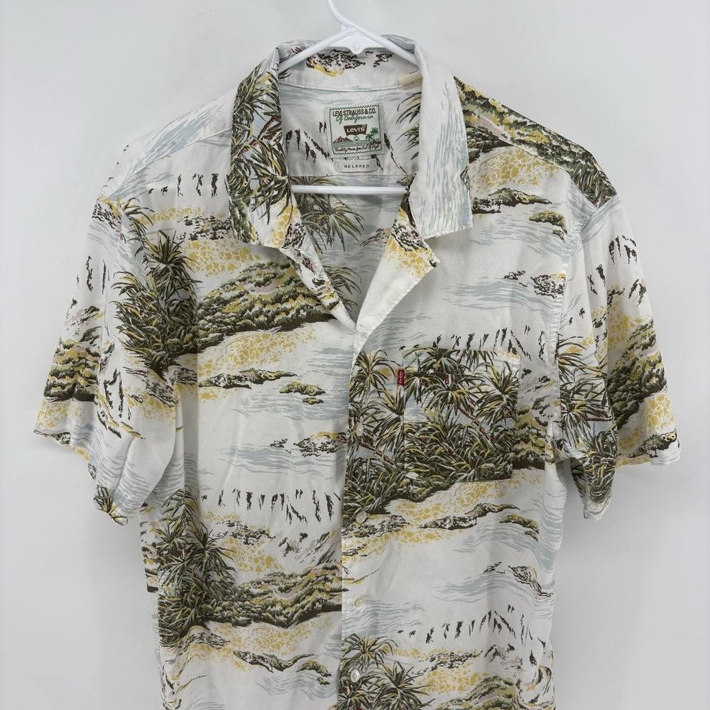 Levis California Hawaiian Shirt Mens Medium Tropical Island Aloha Camp Casual
